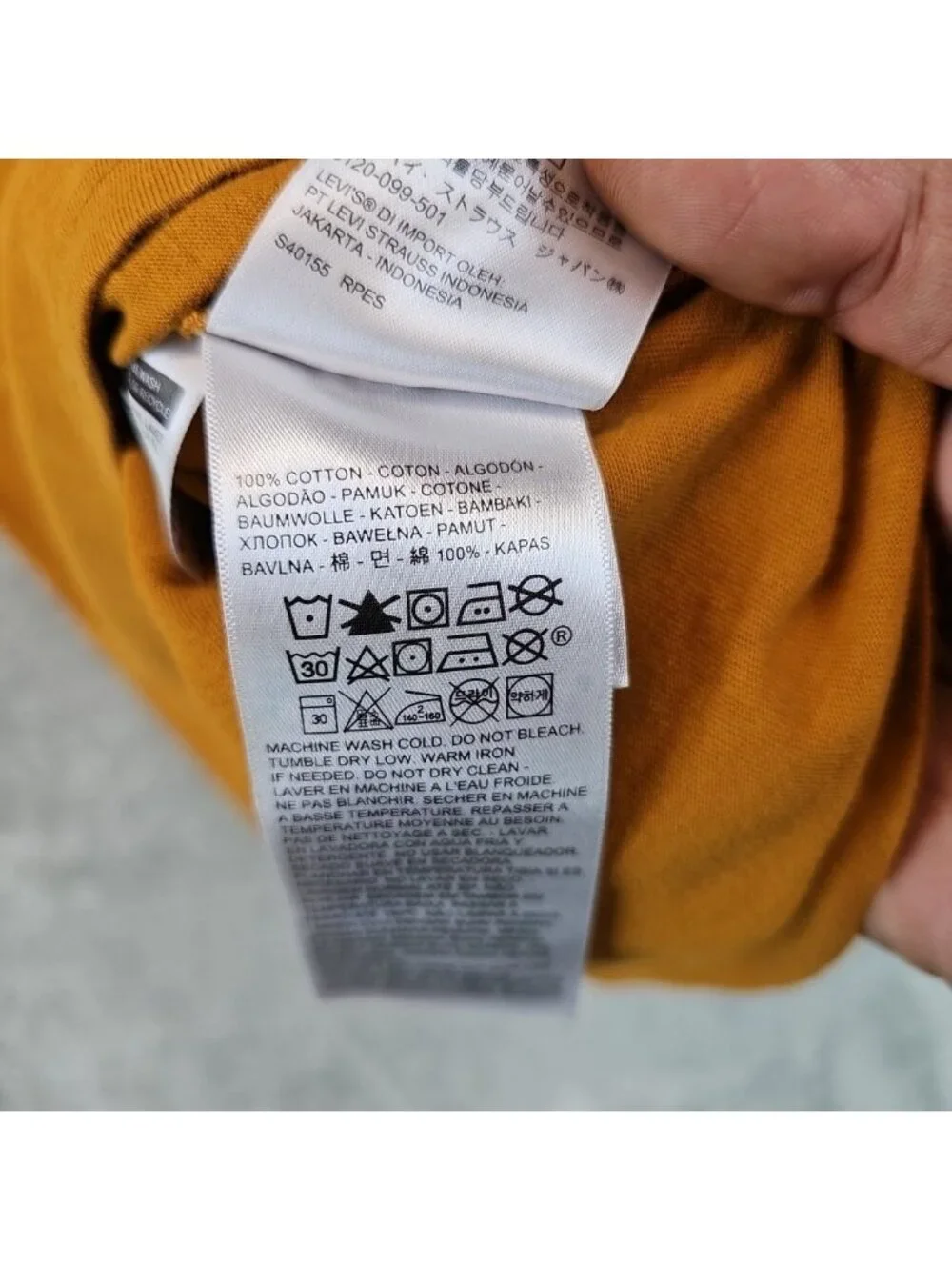 Levi's Shirt Mens Large Yellow Relaxed Crew Neck Short Sleeve Logo Graphic Tee
